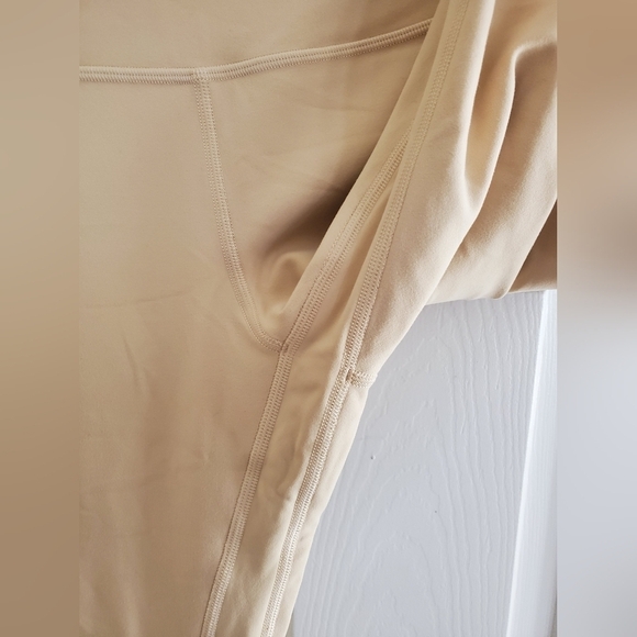 Lululemon Align HR Crop 17" Prosecco PSCO Beige Leggings Pant Women's Size 10 - Picture 7 of 8
